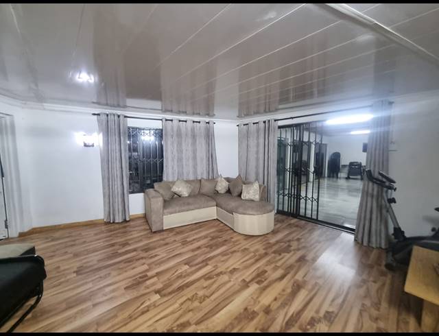 4 BEDROOM HOUSE FOR SALE IN FALCON RIDGE